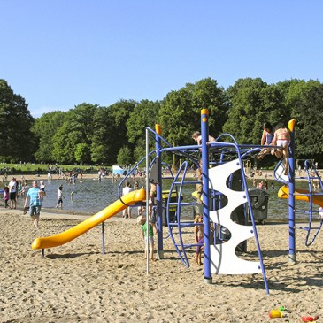 Pool and playground in the Stadtpark